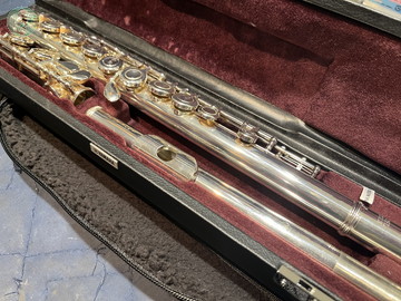 2026年02月07日にQsicが買取したYAMAHA YFL-212の画像