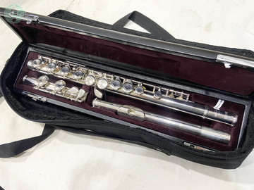 2026年03月27日にQsicが買取したYAMAHA YFL-211 C足部管 カバードキイ Eメカ付きの画像